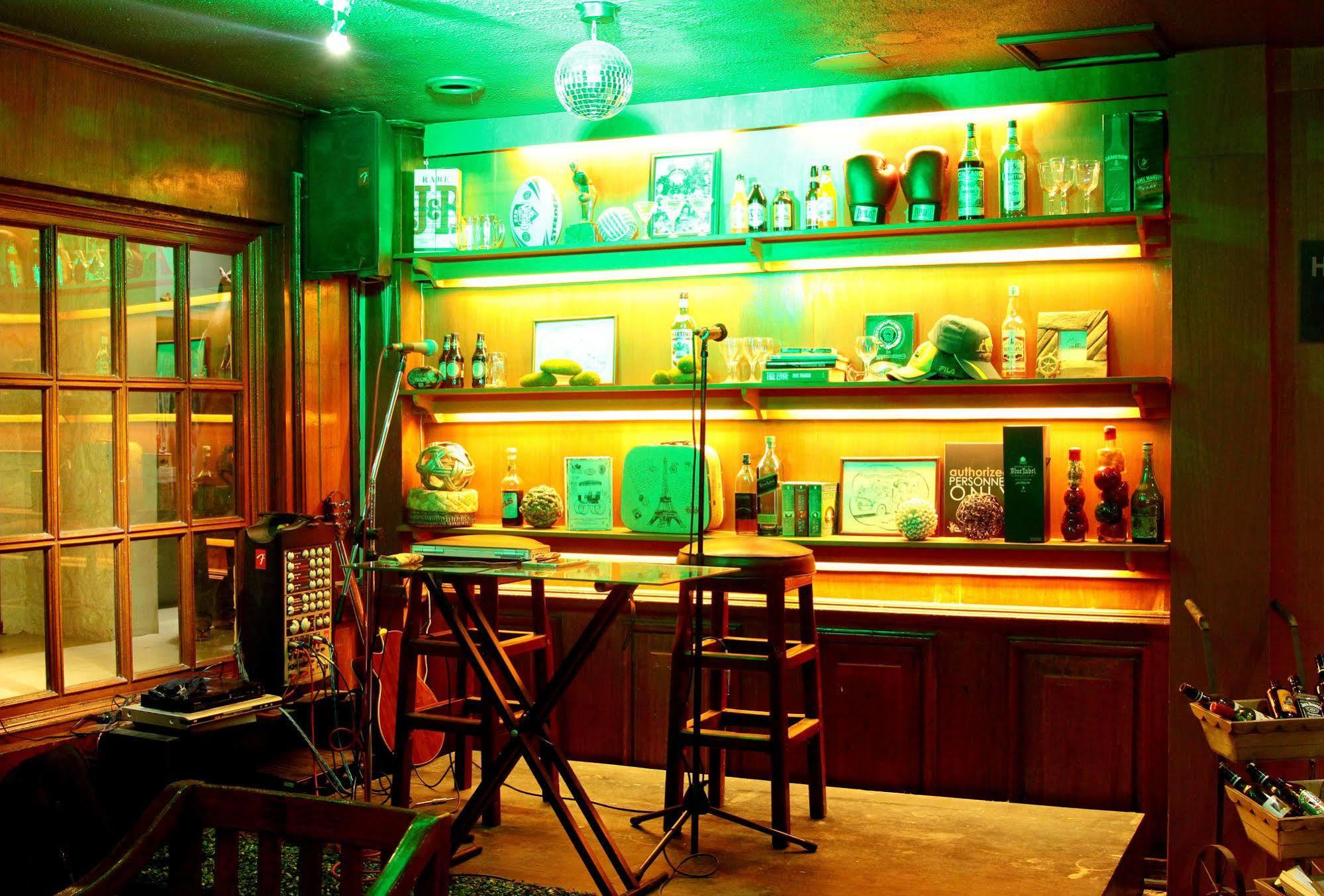 Swagman Hotel Manila Exteriör bild