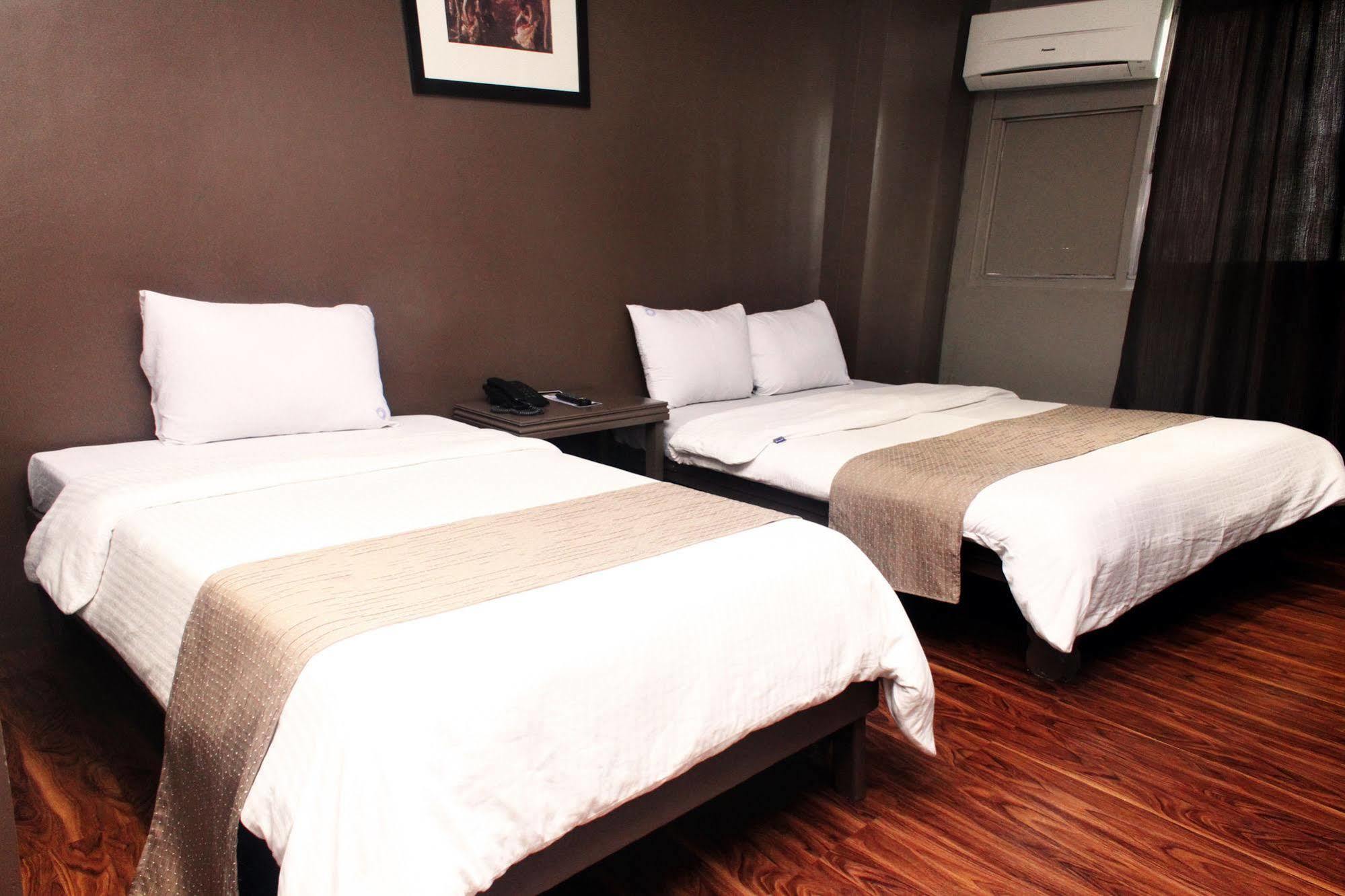 Swagman Hotel Manila Exteriör bild