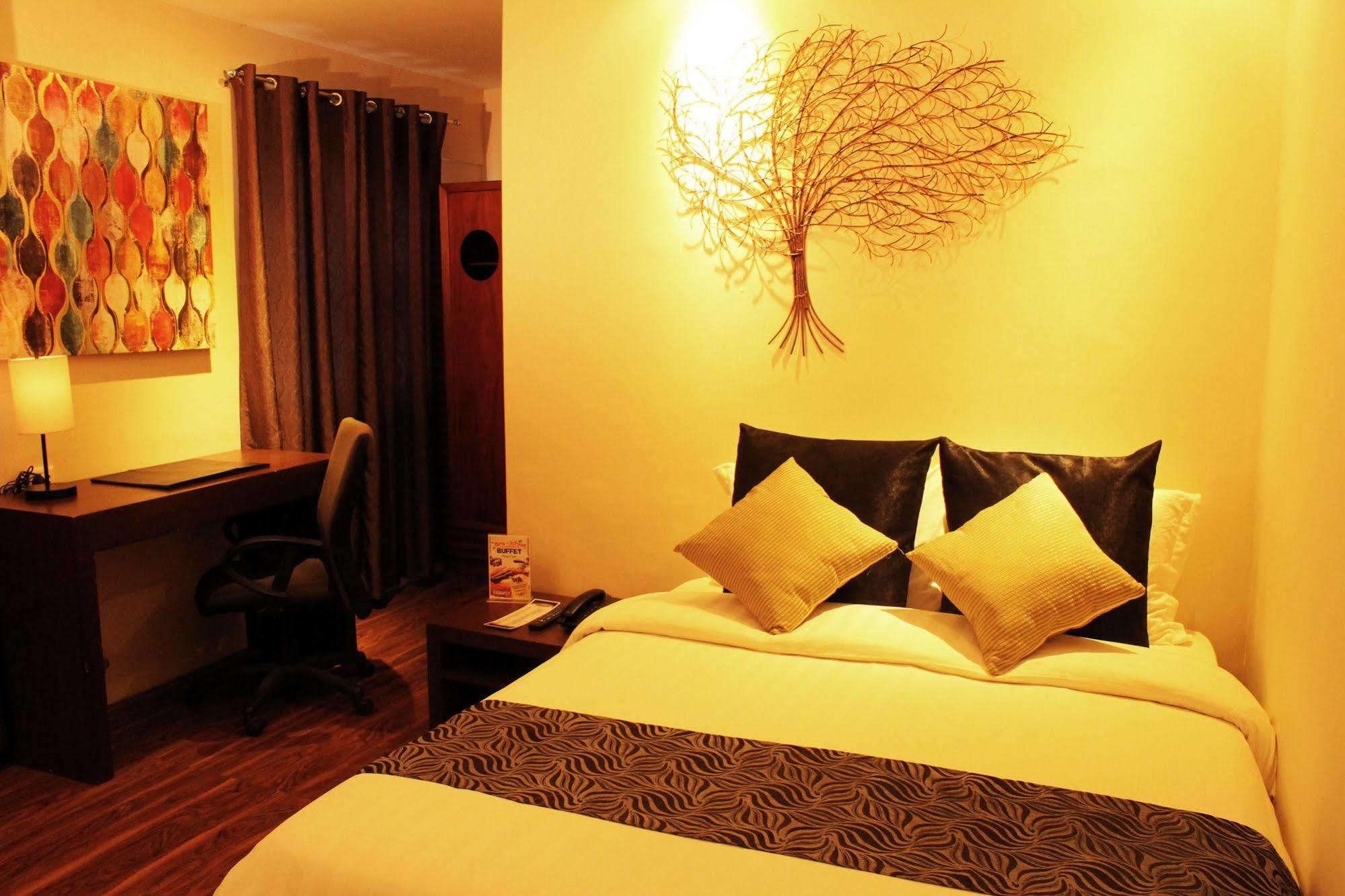 Swagman Hotel Manila Exteriör bild