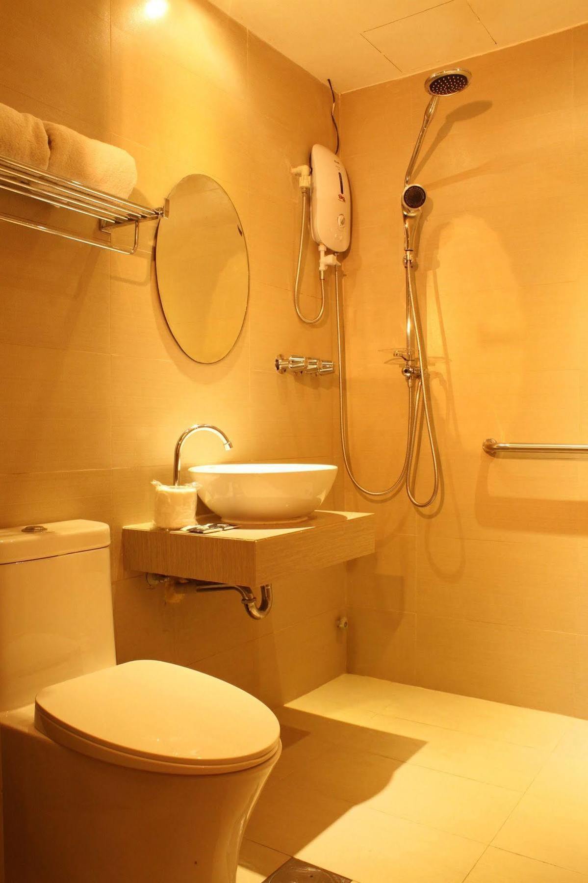 Swagman Hotel Manila Exteriör bild