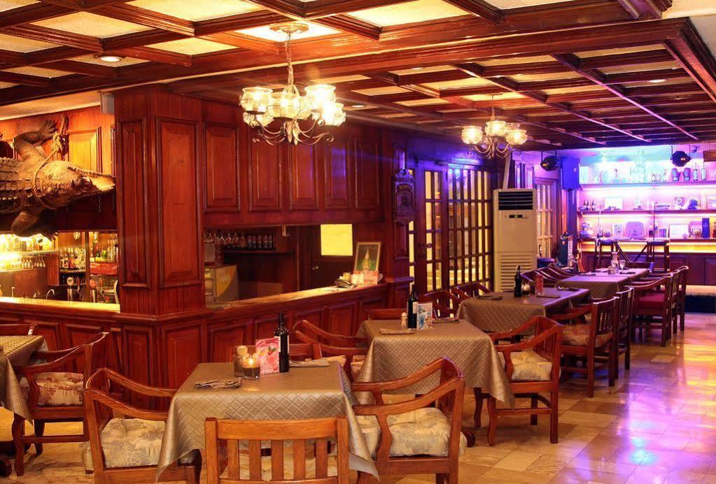 Swagman Hotel Manila Exteriör bild
